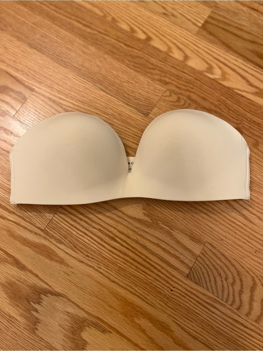 Seamless Strapless Push-Up Bra in Beige by Underoutfit New Without Tags
